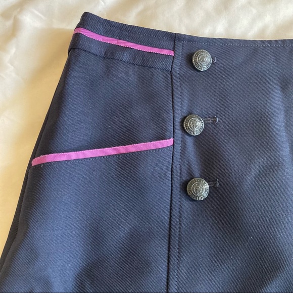 Brooks Brothers navy mini skirt with front pockets & purple trim - Picture 3 of 13